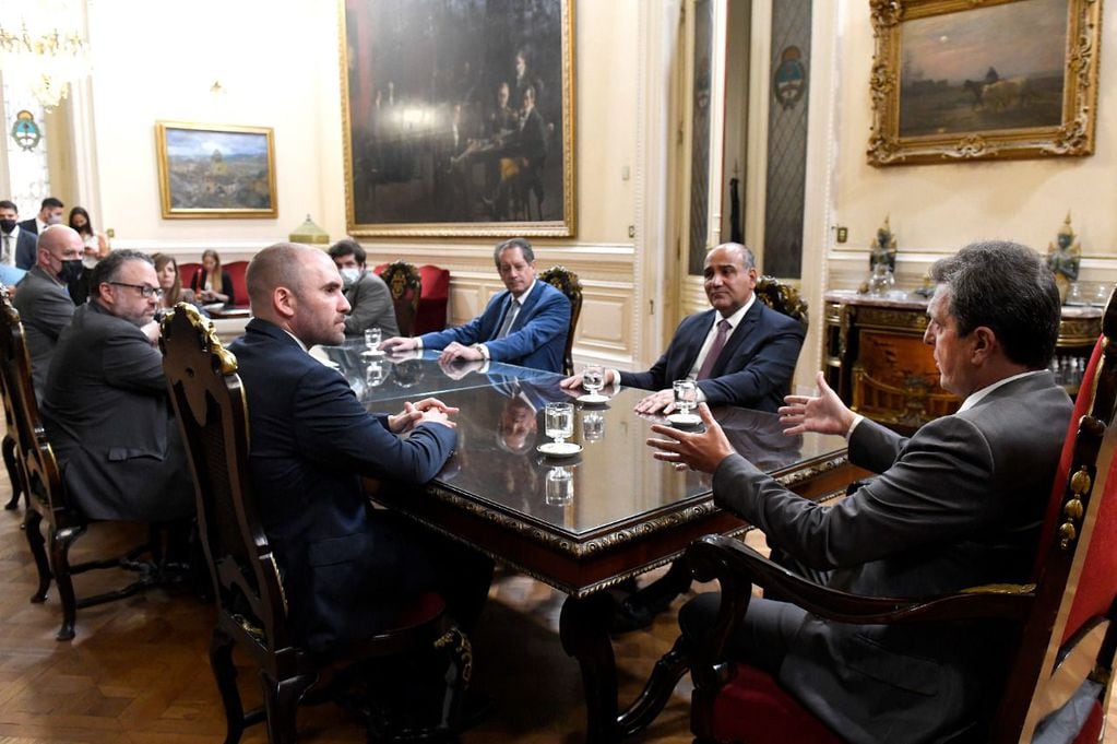 Sergio Massa junto a Martín Guzmán y Manzur de cara al arranque del debate por el Acuerdo con el FMI.