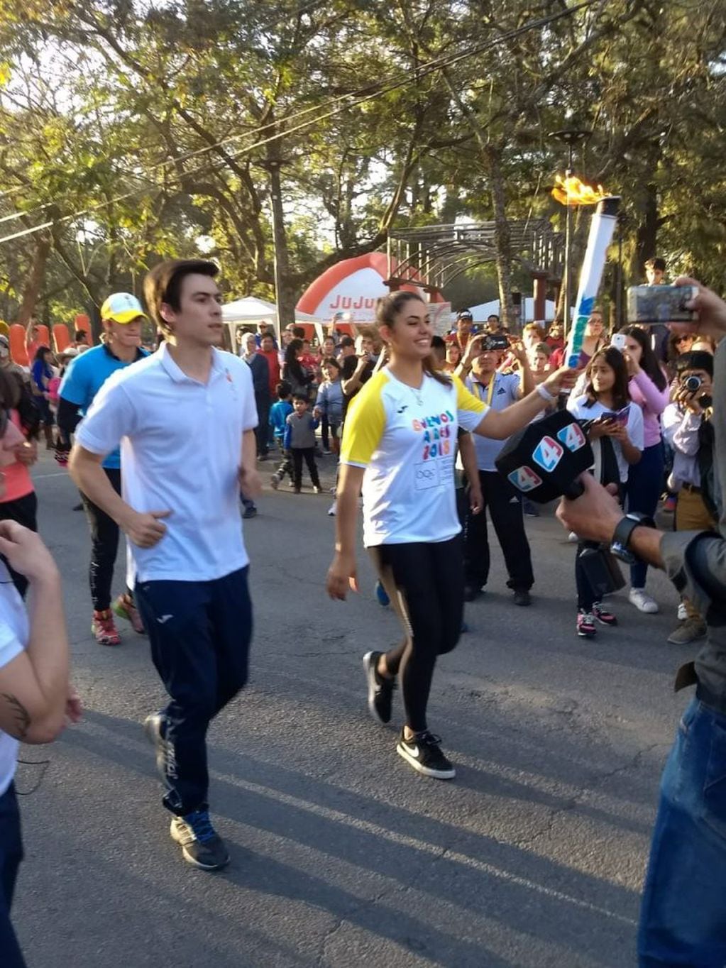 Camila Hiruela portó la Llama Olímpica de la Juventud en Jujuy