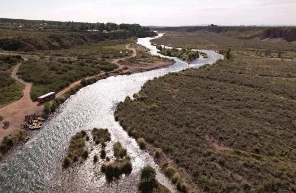 Un adolescente de 18 años murió arrastrado por el río Mendoza.