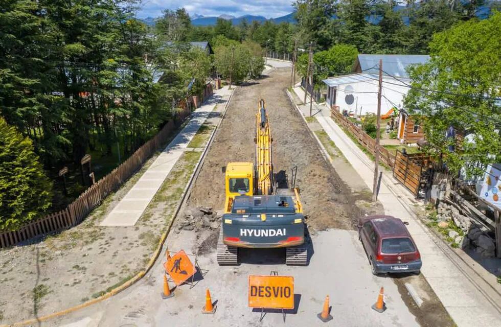 Obra pública vial en la ciudad.