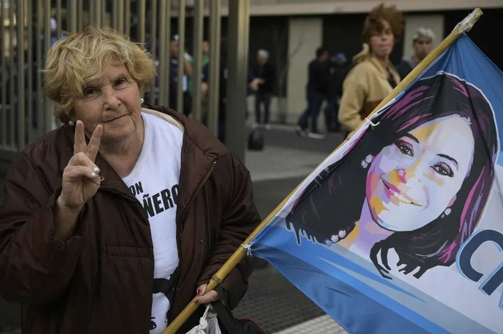 La consigna que dominó la marcha de La Cámpora con "Cristina presidenta".