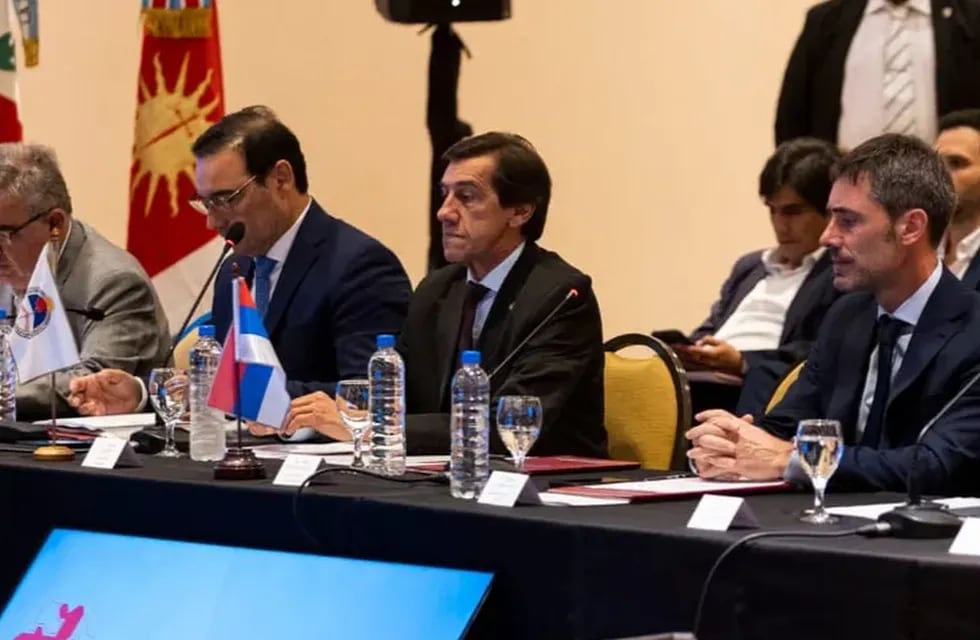 El gobernador de Jujuy, Carlos Sadir, asistió en Salta junto a sus pares del NOA y NEA, y funcionarios de Nación, en las deliberaciones de la Asamblea de Gobernadores del Norte Grande.