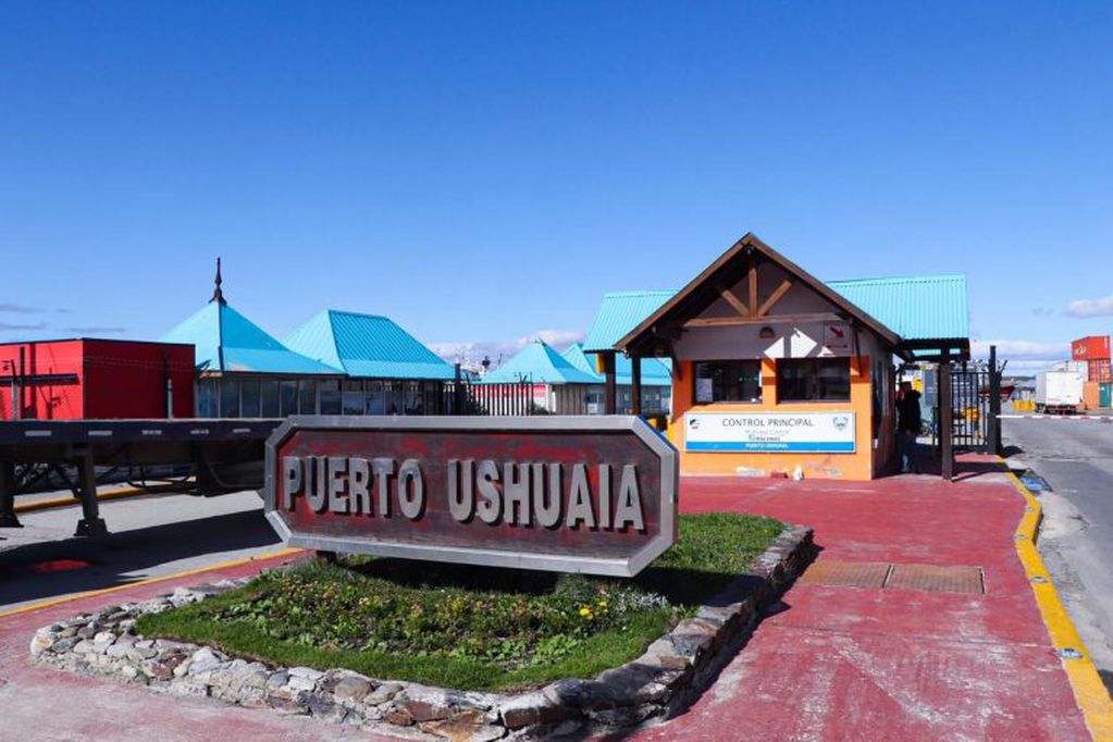 La mayoría de la mercadería ingresa y egresa desde el Puerto de Ushuaia.