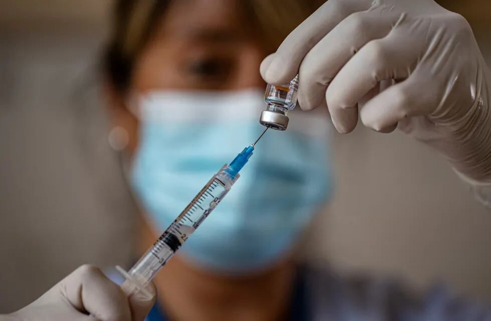 Vacunación en Uruguay (Foto: AP).
