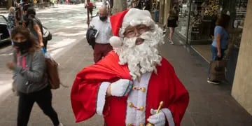 Papá Noel. Papá Noel Carlos Bebavides, clasico Papá Noel que se encuentra en las calles centricas de la Ciudad.