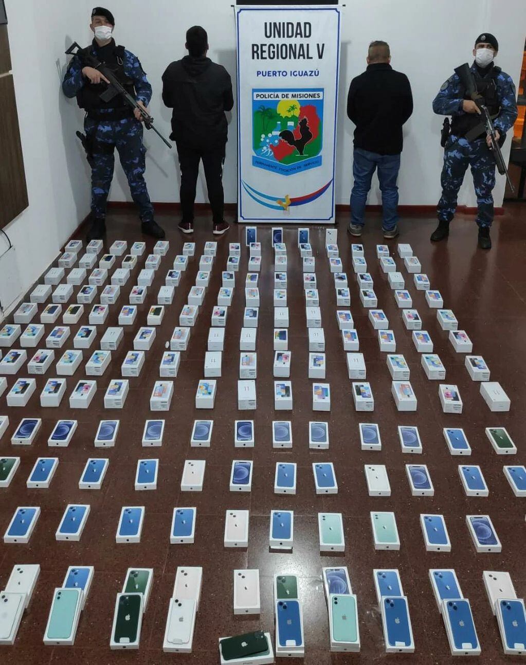 Más de 16 millones de pesos incautados en celulares ilegales en Puerto Iguazú.