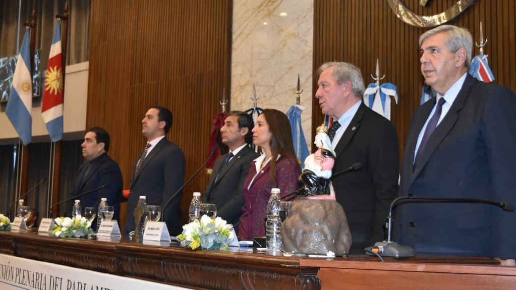 En el marco de la constitución del Parlamento del Norte Grande, el vicegobernador de Jujuy, Carlos Haquim (der.), dijo que en la región "hay muchas asimetrías e inequidades que son históricas y que debemos corregir".