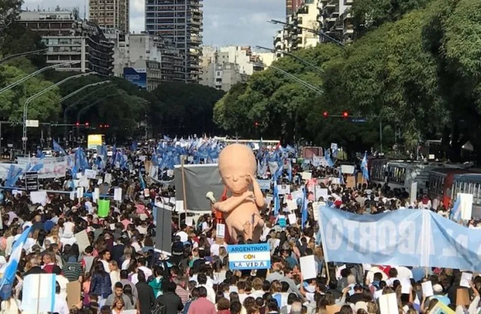 Marcha en contra del aborto en Palermo. (Foto: Twitter)