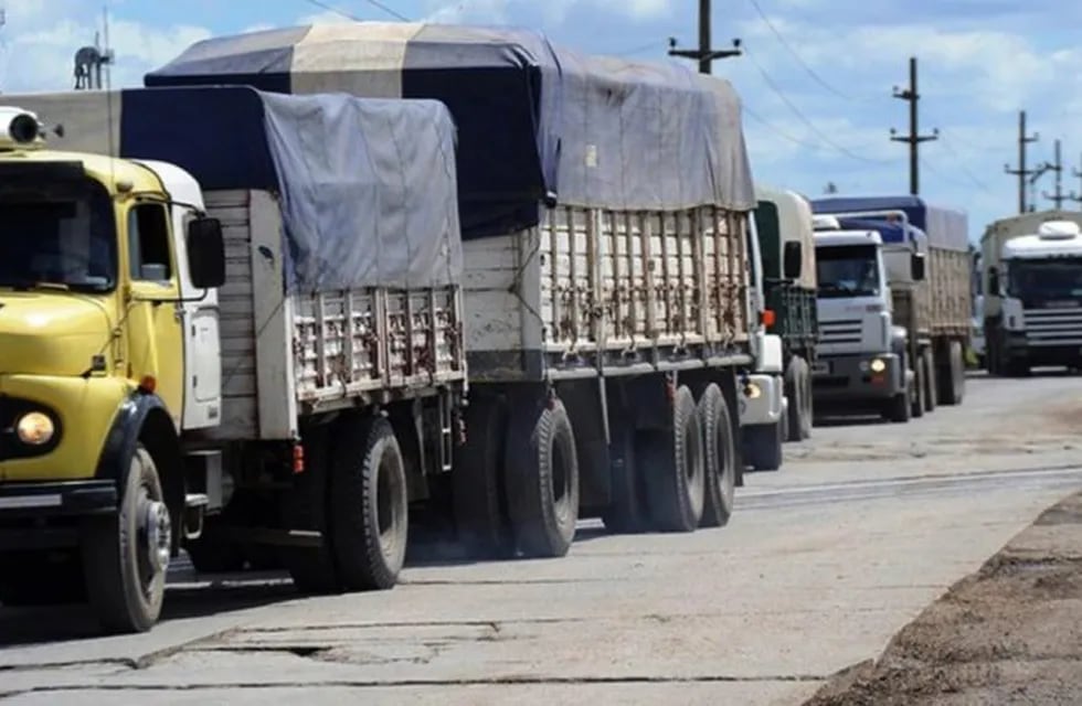Flexibilización en Tucumán: mayores controles y testeos a los conductores de camiones. (Web)