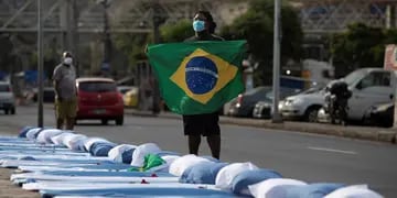 Una intervención en una calle de Brasil por el colapso de los hospitales en algunos estados (AP).