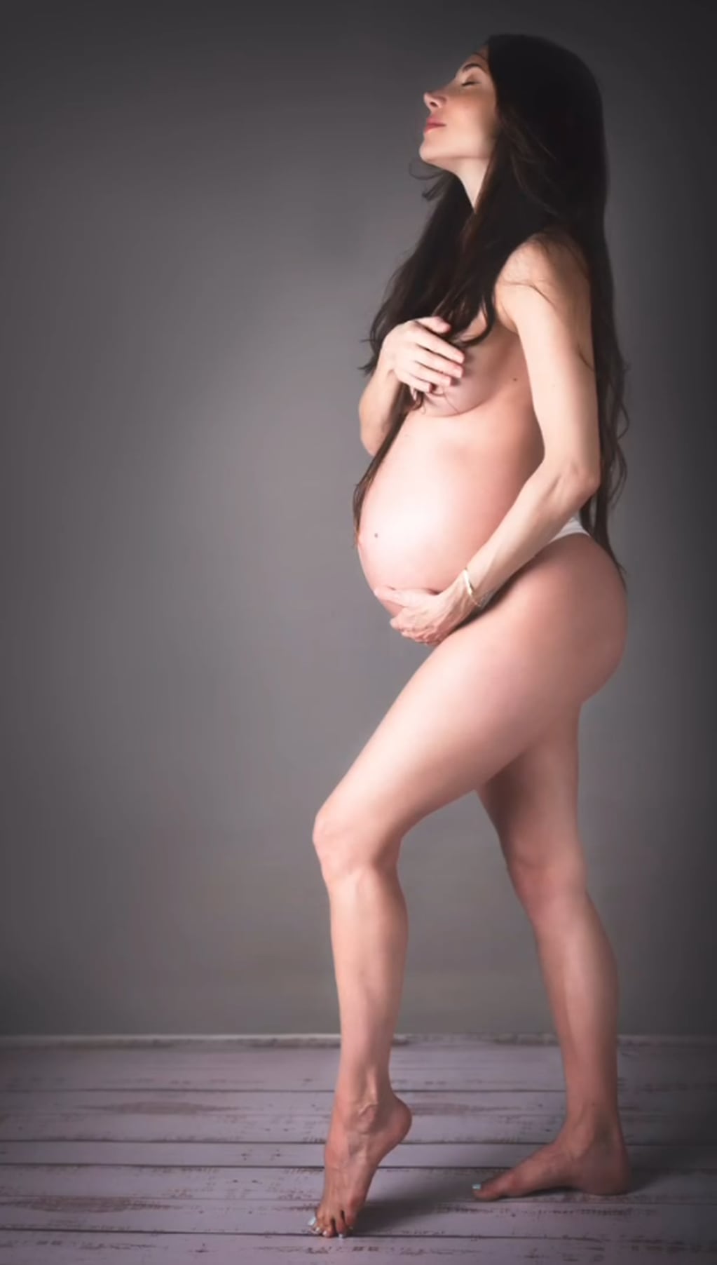 Magui Bravi posó en topless con 35 semanas de embarazo: "Mi mejor momento"