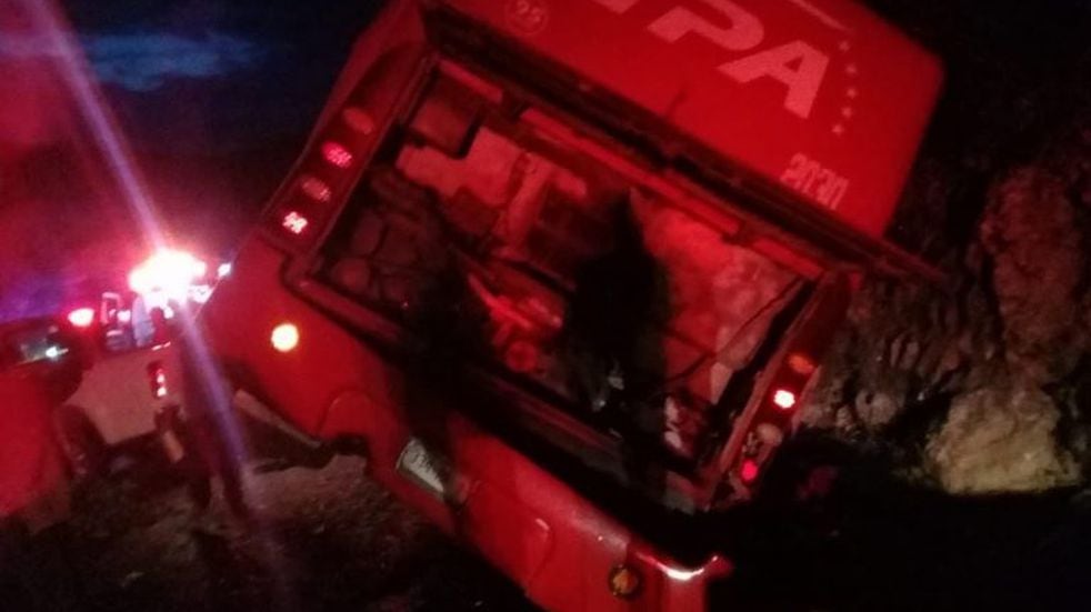 28/09/2020 Autobús volcado en un accidente en Chiapas, México POLITICA CENTROAMÉRICA MÉXICO PROTECCIÓN CIVIL CHIAPAS