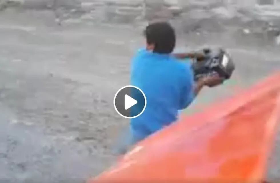 Captura del video donde el sanjuanino enojado tira la batería.