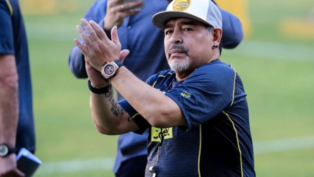 Maradona se encuentra en el país recuperándose de una operación en su rodilla (web).