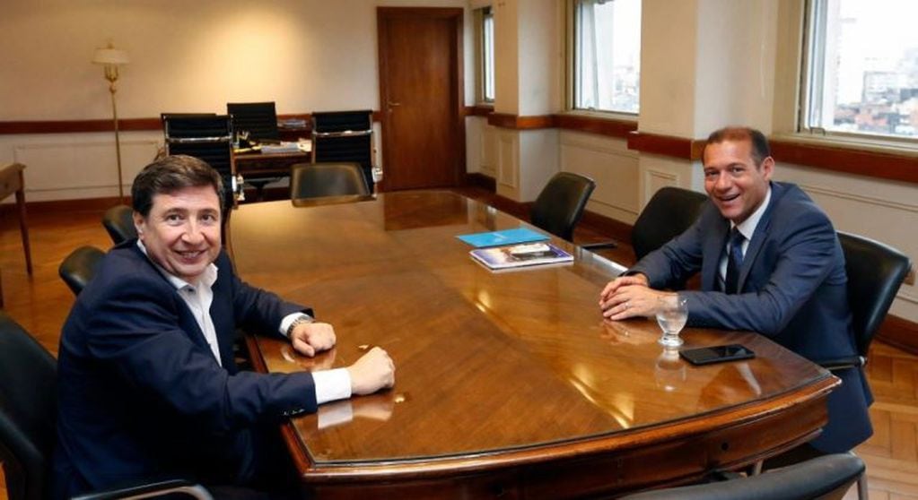 Omar Gutiérrez y Daniel Arroyo durante la reunión de este miércoles (web).