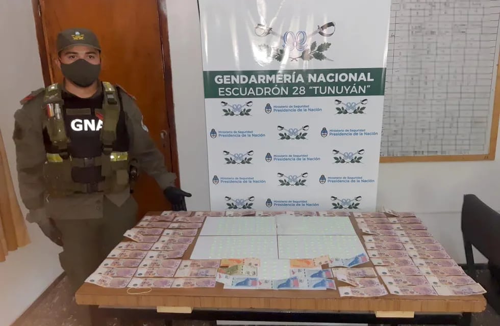 Personal de Gendarmería Nacional incauta 321 pastillas de éxtasis