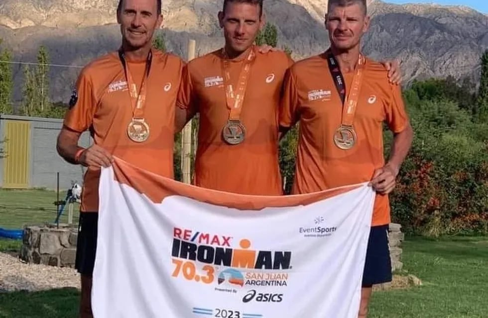 Hugo Parino, Federico y Fernando Mazzuchino de Arroyito maraton Iroman