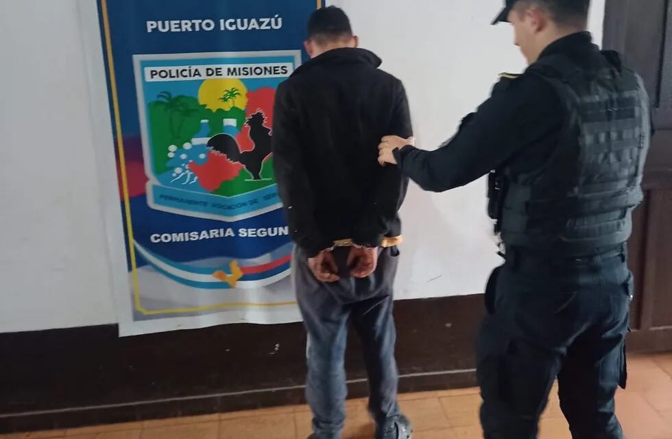 Detienen a un individuo acusado de intentar robar una moto en Puerto Iguazú.