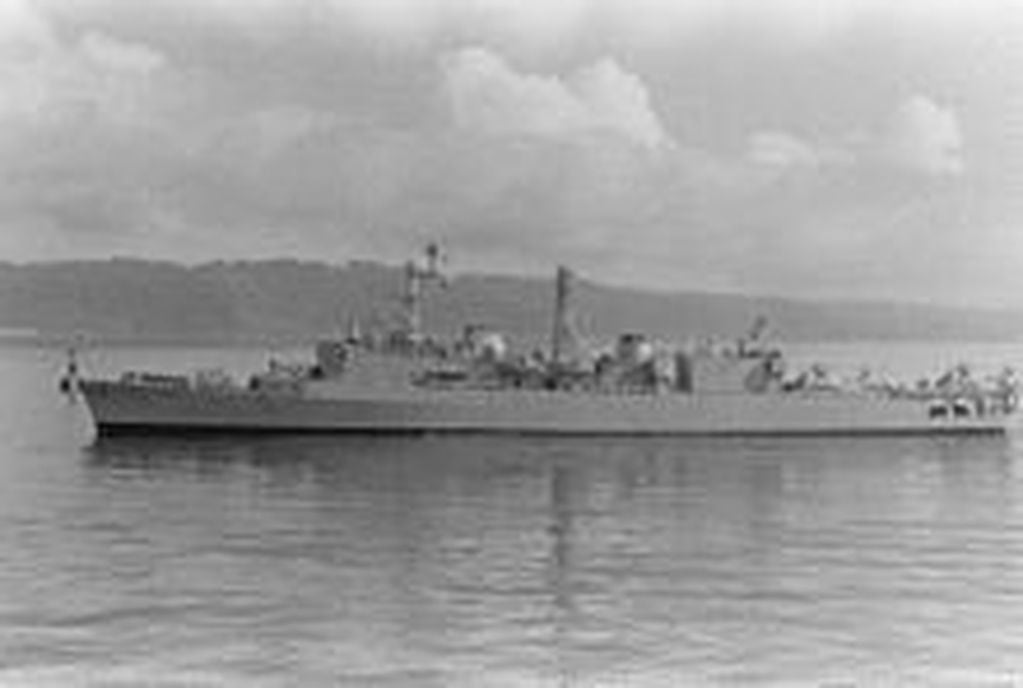 El HMS "ANTRIM" llevaba a bordo al helicóptero que realizó el primer ataque contra el Submarino A.R.A "Santa Fe"