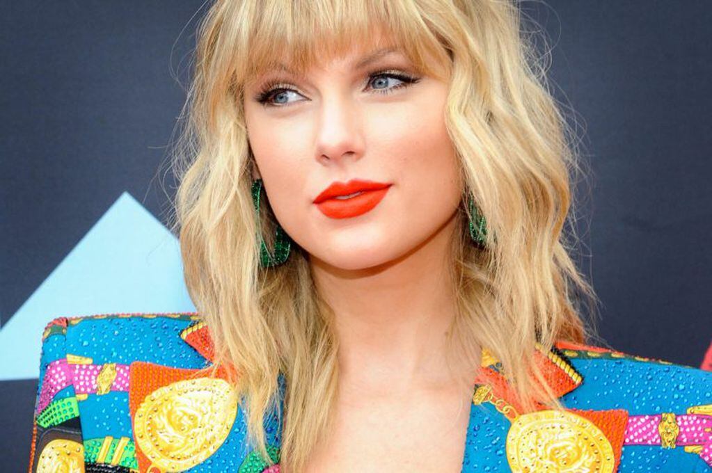 New York (United States), 26/08/2019.- (FILE) - US singer Taylor Swift arrives on the red carpet for the 2019 MTV Video Music Awards in Newark, New Jersey, USA, 26 August 2019 (reissued 23 July 2020). Taylor Swift on 23 July 2020 announced a surprise release of her eighth studio album Folklore. (Estados Unidos) EFE/EPA/DJ JOHNSON *** Local Caption *** 55419736