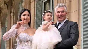 La historia detrás del soñado vestido que llevó Sarah Burlando, la hija de Barby Franco, en su bautismo