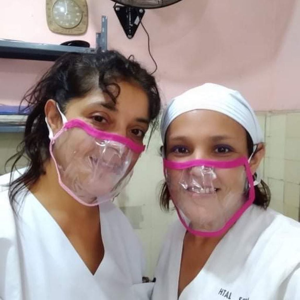 Tapabocas transparentes - Htal sommer de Gral Rodríguez sector enfermería
Crédito: SEA ONG