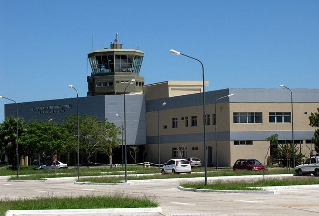 El aeropuerto Doctor Fernando Piragine Niveyro, lugar donde aterrizan y despegan los vuelos de cabotaje en Corrientes