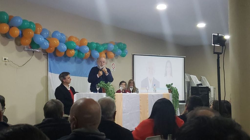 Elecciones 2023: Aurelio García Elorrio, en el cierre de campaña de Encuentro Vecinal Córdoba. (Encuentro Vecinal Córdoba)