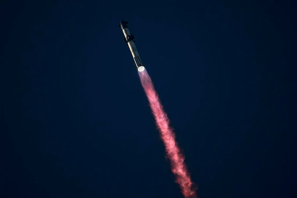 El enorme cohete Starship de SpaceX despegó con éxito.