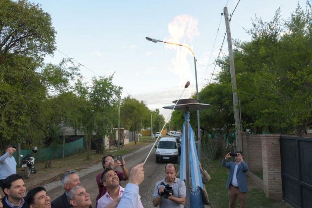 Se inauguró la obra de gas natural en Barrio Touring
