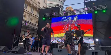 El Pato Fontanet tocó en el Obelisco