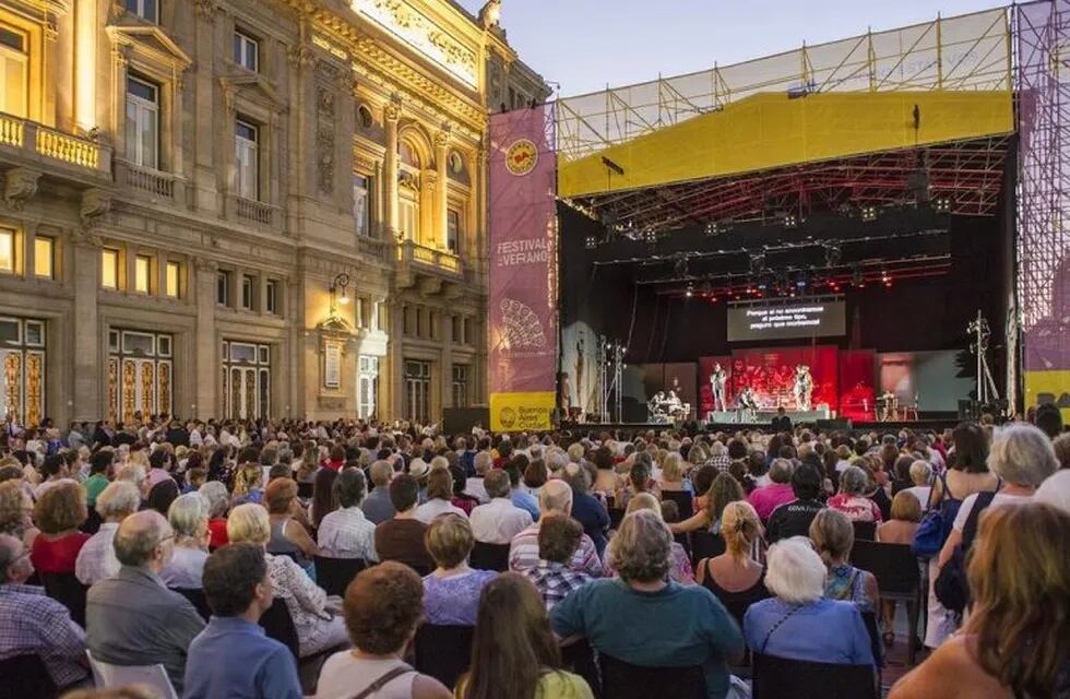 Fiesta Nacional del Chamamé 2018 en el Teatro Colón y en conjunto con la plaza Vaticano.