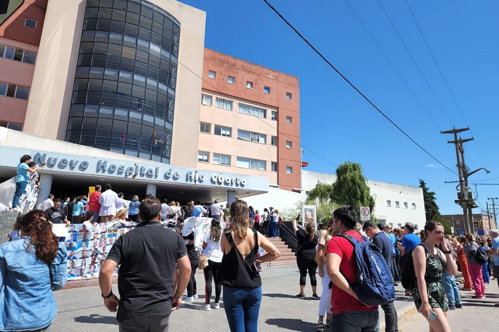 Río Cuarto. El personal de salud de todos los hospitales provinciales de la ciudad de Córdoba realizan un paro de 24 horas. (La Voz)