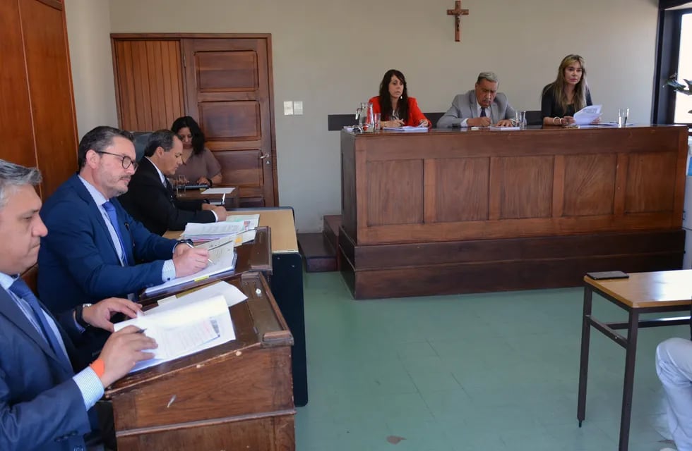 El Tribunal que condenó a violador de Palpalá estuvo integrado por el juez Mario Ramón Puig -presidente de trámite-, y las juezas María Margarita Nallar y Ana Carolina Pérez Rojas.