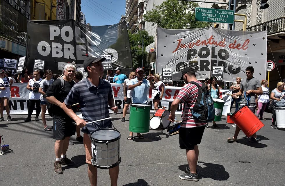 Marcha piquetera en Córdoba: otra jornada de protesta y caos en el tránsito en el centro.