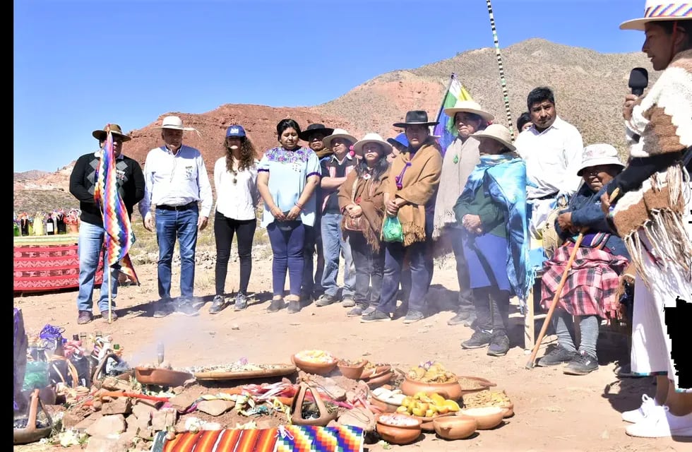 La Comunidad Aborigen Kolla Finca invitó al gobernador Morales a participar en la ceremonia de tributo a la Pachamama en Tumbaya, Jujuy.