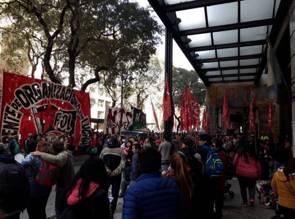 Los tareferos misioneros protestaron en Buenos Aires. (Foto: Twitter)