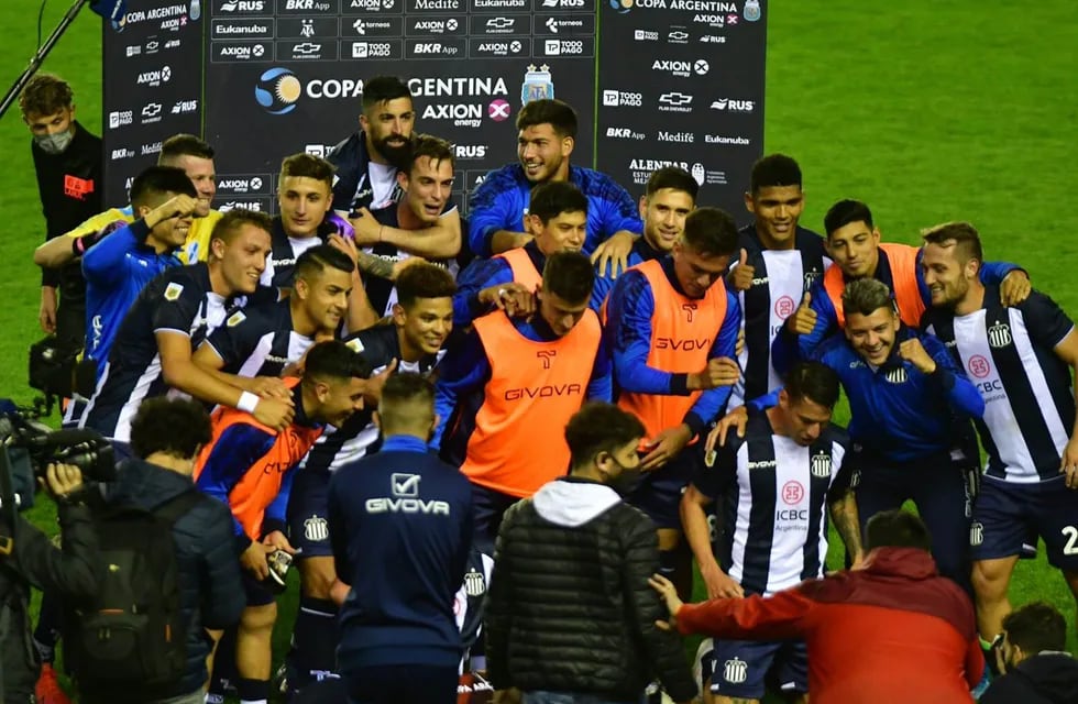 El festejo de Talleres por el pase a semifinales. Jugará en San Luis, por la gran final de Copa Argentina (Federico López Claro).
