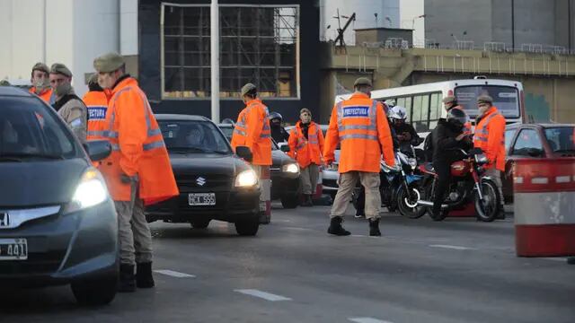 Controles vehiculares en Puente Pueyrredón