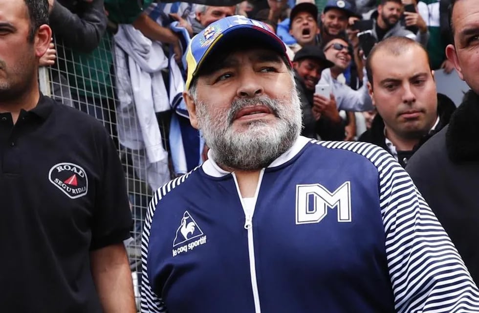 Un hombre habría robado un reloj de Diego Maradona.