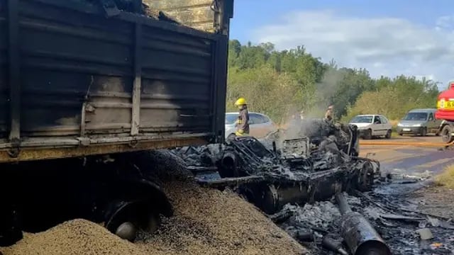 Paraje Chafaríz: explotó el camión que manejaba transportando soja