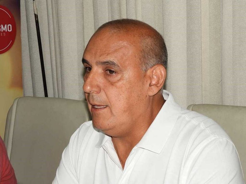 Ricardo Zapata, Secretario de Servicios