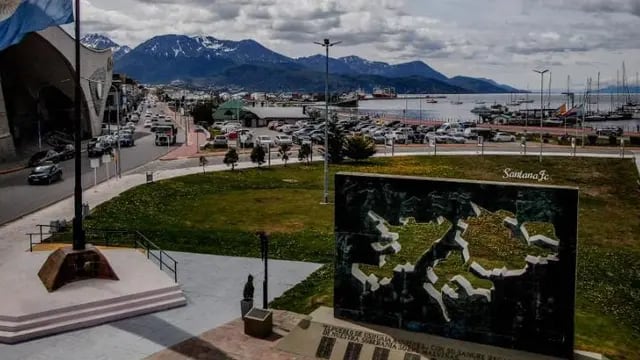 Plaza Malvinas, Ushuaia