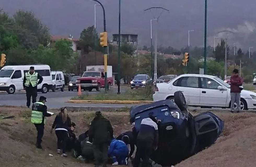 Accidente vial en Parque Belgrano Salta