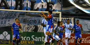 Unión de Santa Fe perdió ante Atlético Tucumán