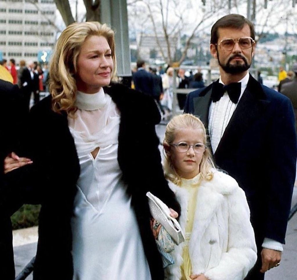 Laura Dern junto a sus padres, ambos actores.
