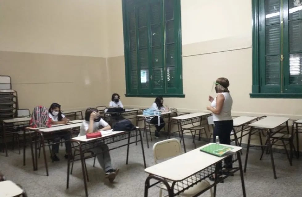 En San Juan analizan extender al menos durante una semana más las clases virtuales. Imagen de archivo.