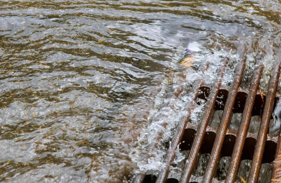 Proponen limpiar los desagües ante la llegada de mucha lluvia