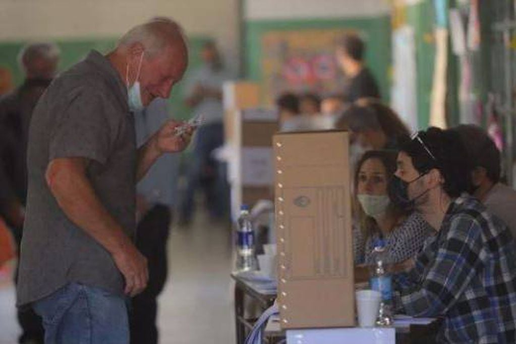 Pedro Sabo, el padre del quiosquero asesinado en La Matanza, votó entre lágrimas. (Foto: Gentileza/A24)