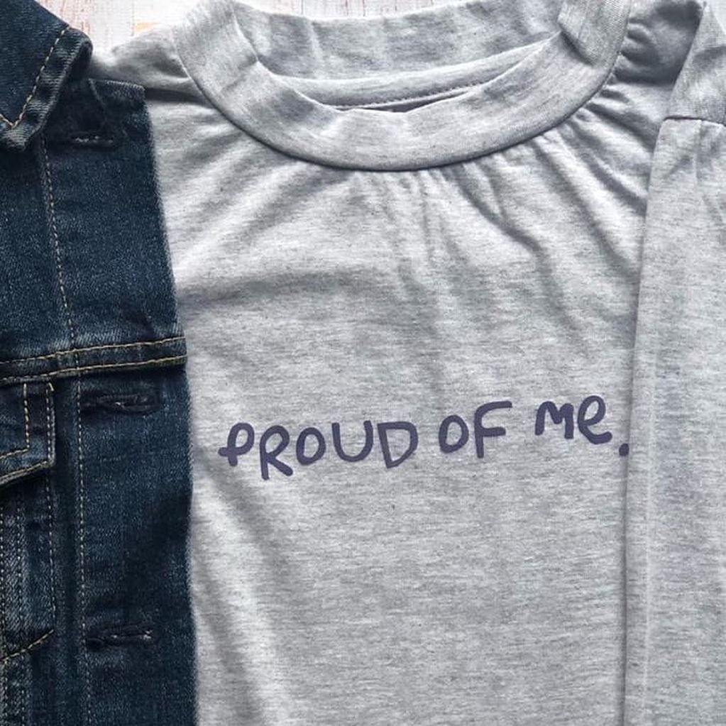 Las prendas diseñadas por Miriam Nujimovich, además de estar adaptadas a las dificultades de cada persona, cuentan con mensajes positivos como la premisa "Orgulloso de mí" (Foto: Gentileza Handy)